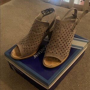 White Mountain Women's Peep-Toe Perforated Sandals